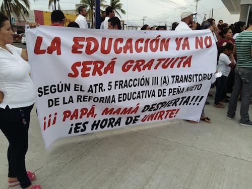 Yo no Temo a la Evaluación Temo a la Corrupción se Manifiestan Profesores en Mezcales