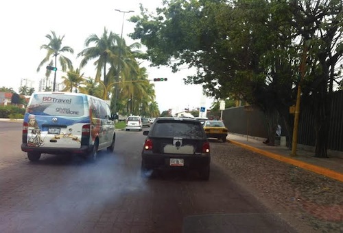 Autos Contaminan Medio Ambiente