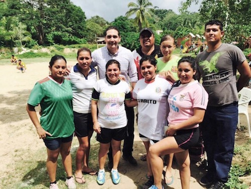 Cumple Héctor Santana con el Impulso al Deporte en Bahía de Banderas