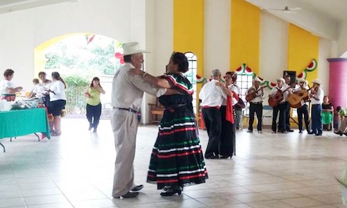 Celebra Club de la Tercera Edad de San Juan de Abajo Fiestas Patrias