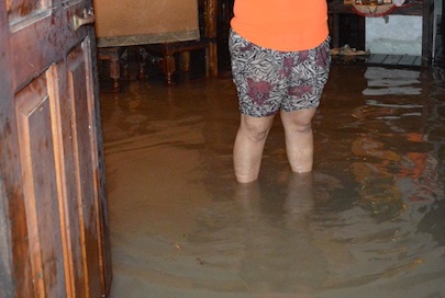 José Gómez culpa a vecinos de San Juan por inundaciones