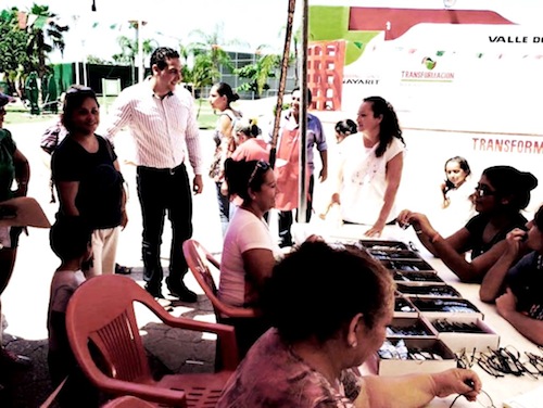 De Gran Apoyo Familiar Jornadas Médicas: Héctor Santana