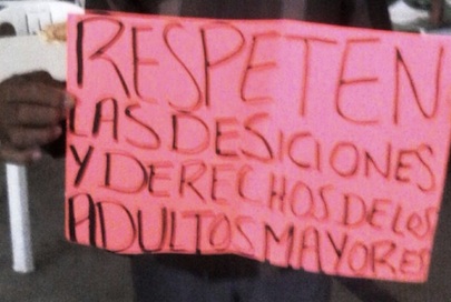 José Gómez hace grilla “barata” contra adultos mayores de San Juan de Abajo