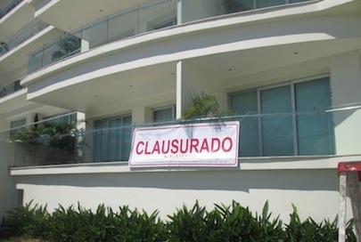 Profepa clausura condominio en playa de La Cruz de Huanacaxtle