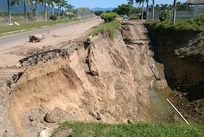 Socava Carretera Obra del Colector en San Juan de Abajo en Los Arcos