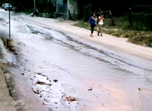 Oromapas Incapaz de Arreglar Fuga de Miles de Litros de Agua en Bucerías