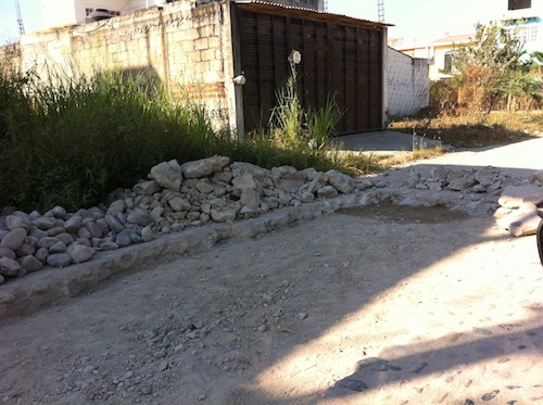 A Pesar de los Esfuerzos, Calle UNIVA en Pésimas Condiciones
