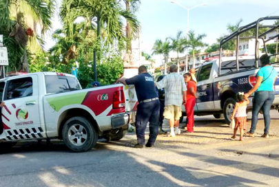 Extranjero, taxistas y policías detuvieron a dos asaltantes a mano armada en Bucerías