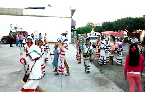 Festejan en San Juan alegre y tradicional posada