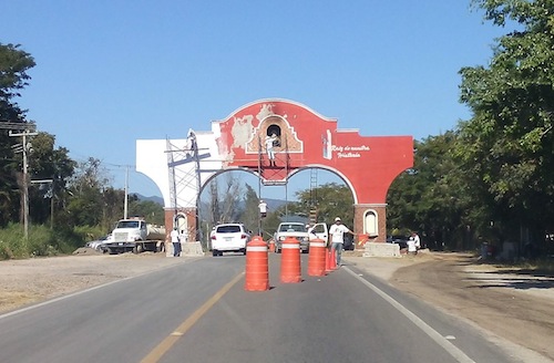 Anunció José Gómez, los arcos de San Juan serán con colores de su gobierno- partido