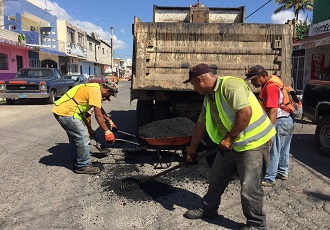 Programas de bacheo y agua potable dan resultados en Tepic