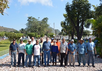 Panteones municipales listos para recibir miles de visitantes, en Tepic