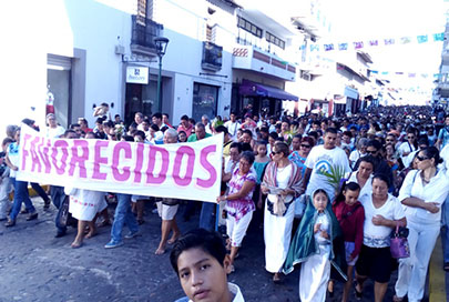 Ofrendas y Pago de Mandas a la Guadalupana en Peregrinación de Los Favorecidos